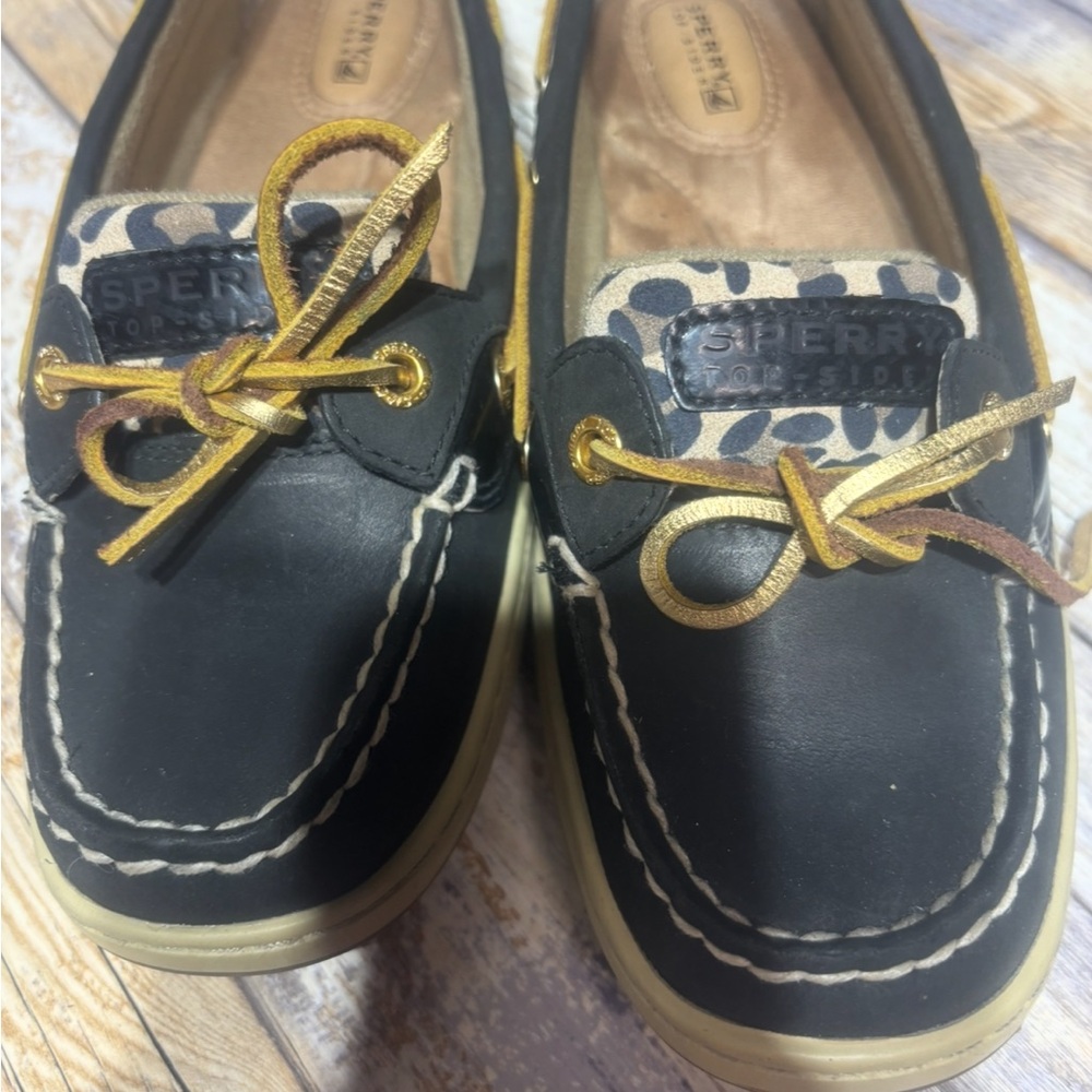 Sperry top sides boat shoesBlack, cheetah print  with Leather Laces size 8.5M
